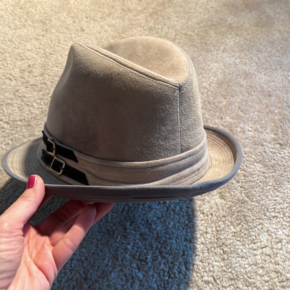 Cavanagh genuine suede fedora. Size 7 1/2. EUC - Picture 4 of 10